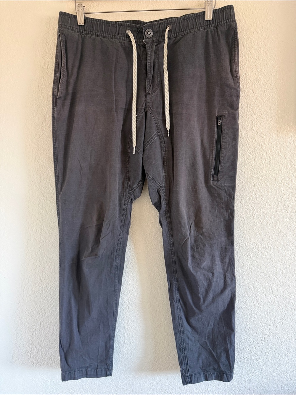 Vuori Men’s Ripstop Pants Grey size L